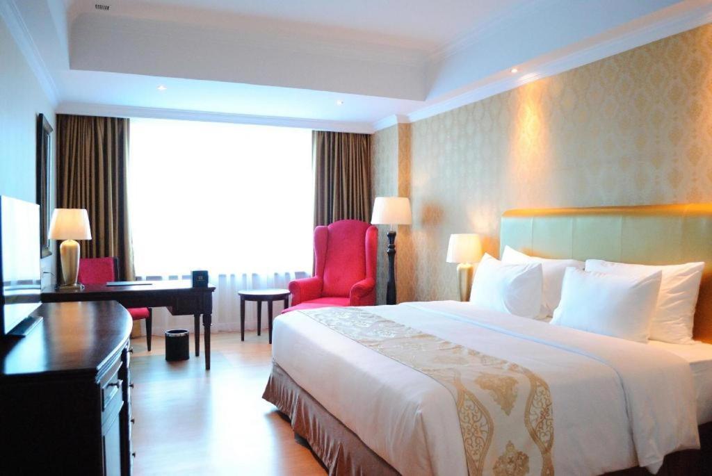 Adimulia Hotel Medan Extérieur photo